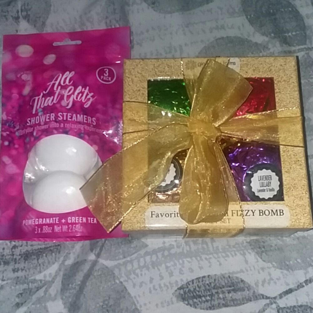 bath bombs and shower steamers